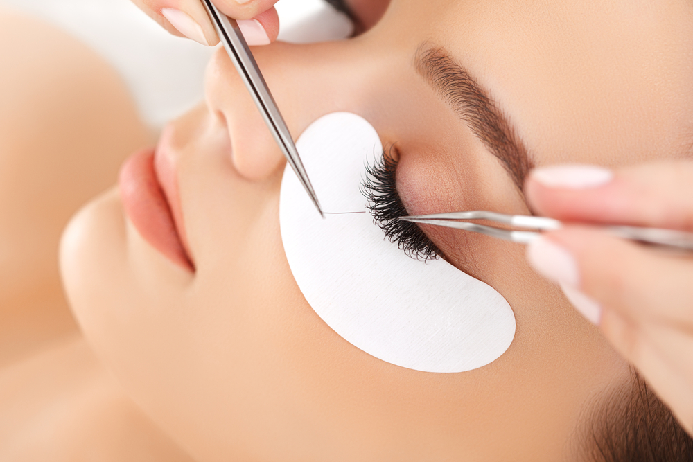 Formation extension de cils à Paris : Ongles Expert